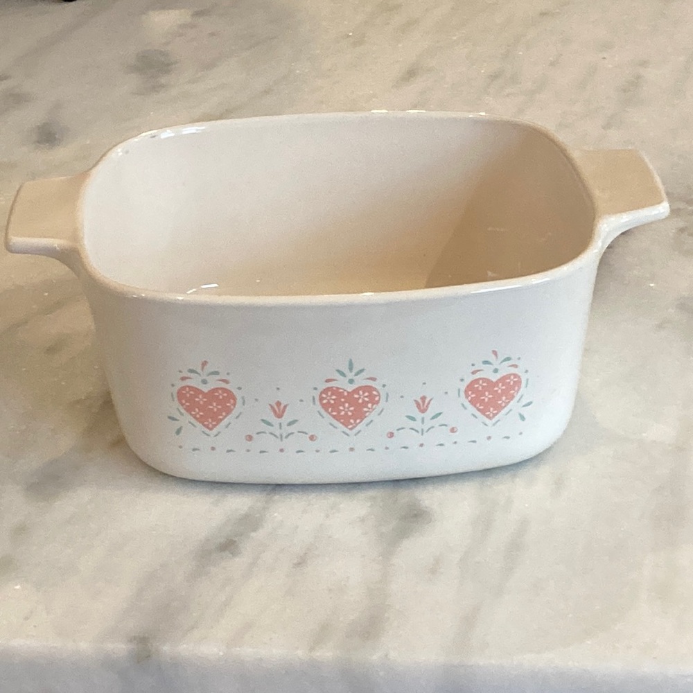 Vintage Corning Ware "Forever Yours" Casserole Dish Hearts A 1 1/2 B 1.5 Liter
